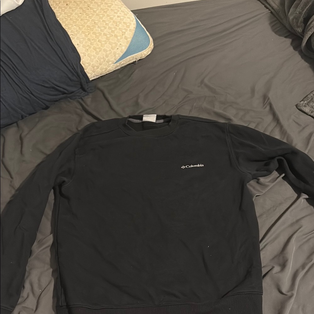 Columbia Black Crewneck Sweater Classic Design